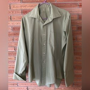 Men’s vintage French cuff dress shirt.